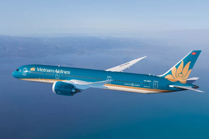 VIETNAM AIRLINES TO SUSPEND ALL INTERNATIONAL FLIGHTS UNTIL APRIL 30 