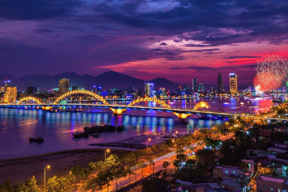 DRAGON BRIDGE IN DA NANG 