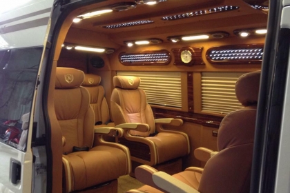 FORD DCAR/ HYUNDAI SOLATI - 9 SEATS CAR FOR RENT