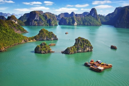 HA LONG BAY - WORLD NATURAL HERITAGE