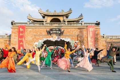 HOI AN IMPRESSION THEME PARK & HOI AN MEMORIES SHOW