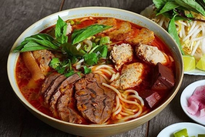 HUE EVENING FOODIE CYCLO TOUR