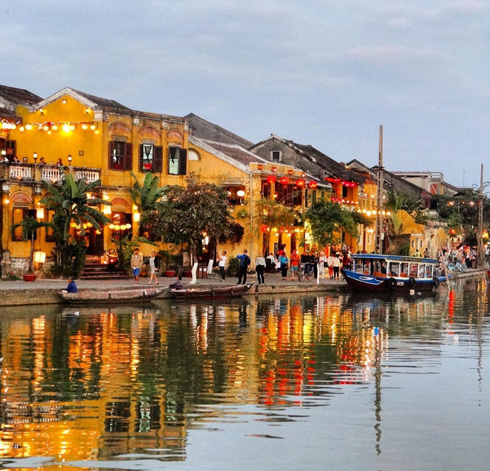 MARBLE MOUNTAINS & HOI AN TOWN TOUR MARBLE MOUNTAINS & HOI AN TOWN TOUR