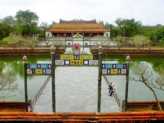 HUE DISCOVERY DELUXE SMALL GROUP TOUR HUE DISCOVERY DELUXE SMALL GROUP TOUR